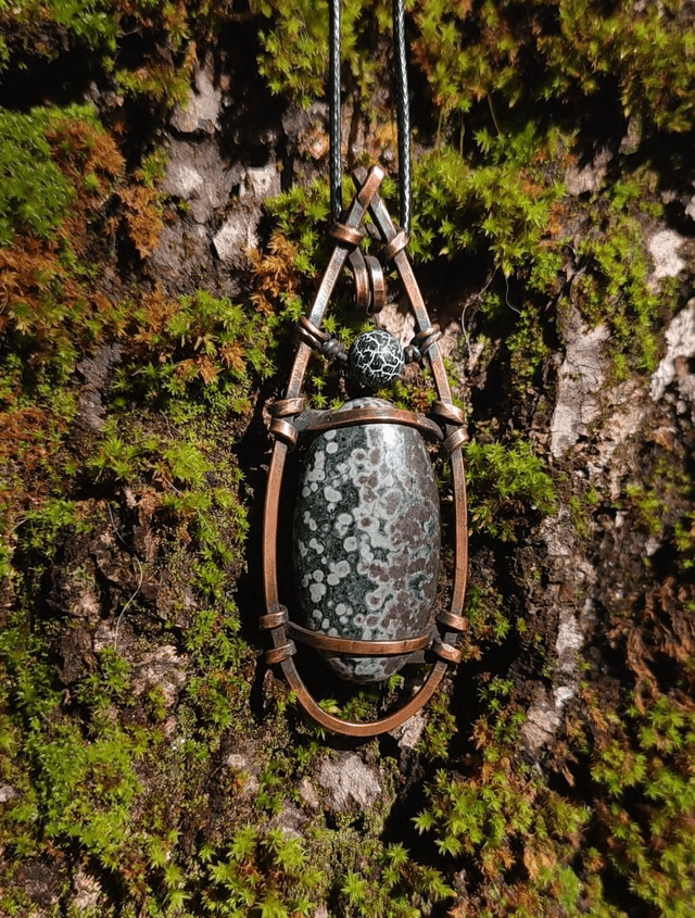 Pendentif variolite / cuivre 