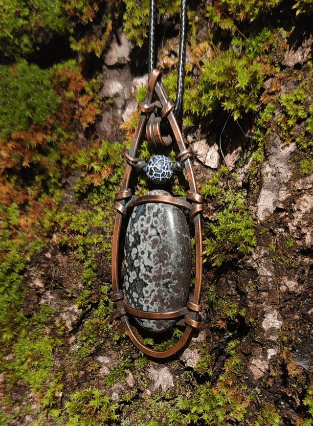Pendentif variolite / cuivre 